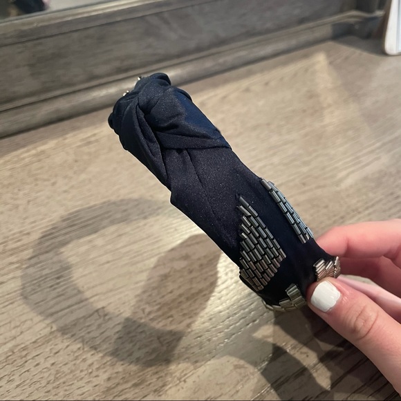 Kohl’s Navy & Gun Metal Sequined Knotted Headband - Picture 4 of 5